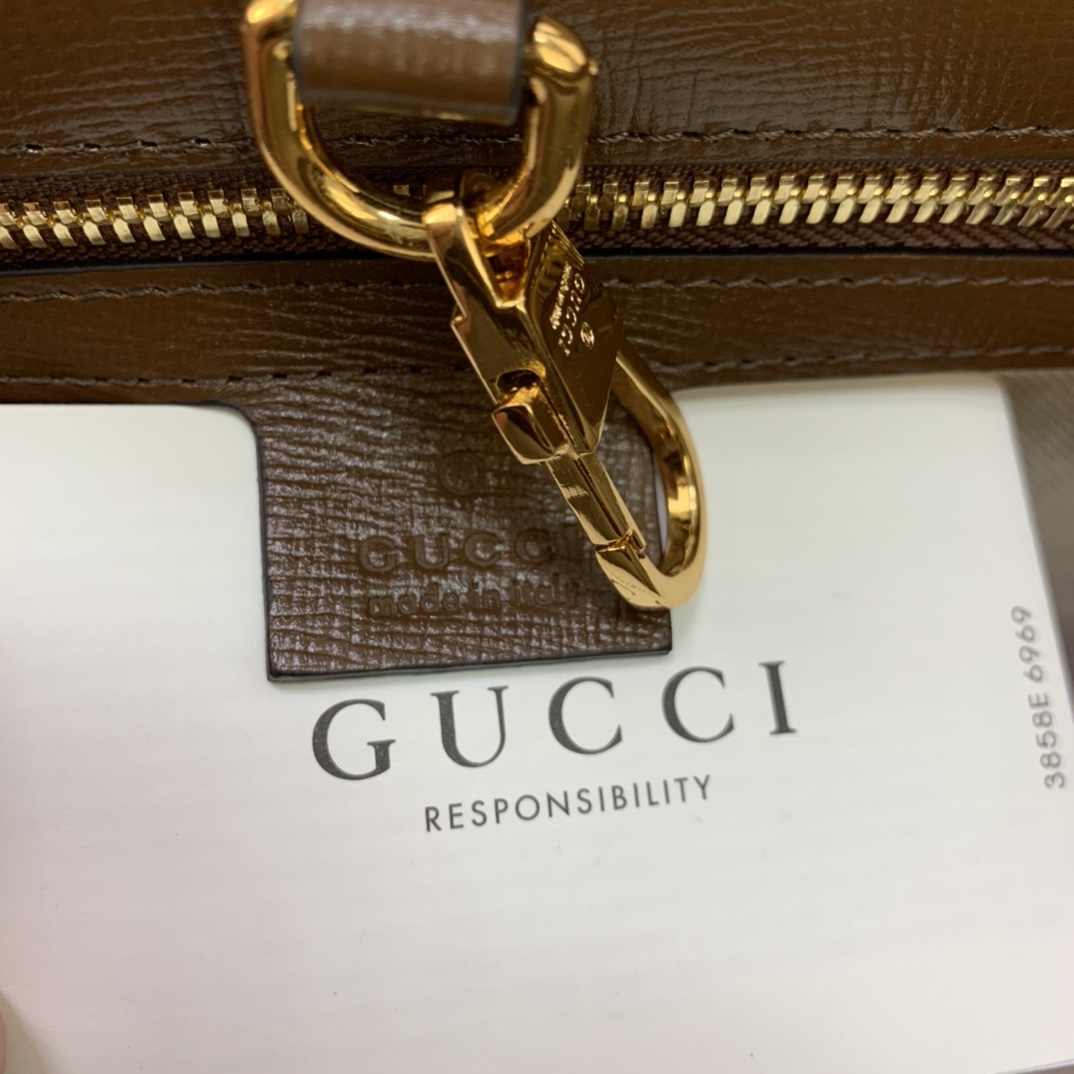 Gucci Shopping Bags